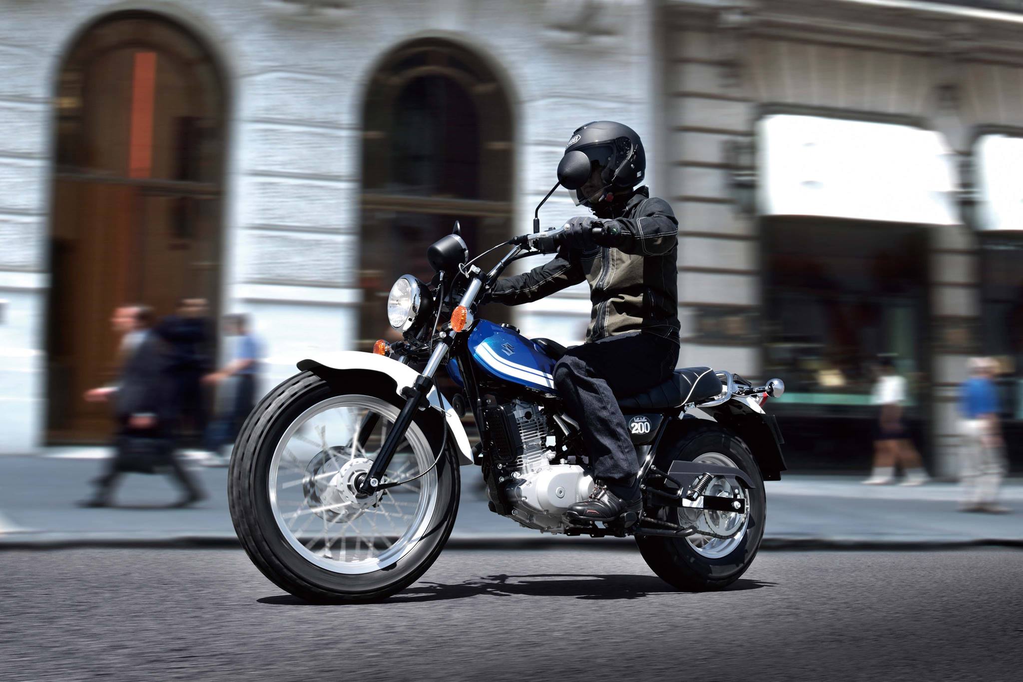 Mẫu xe côn tay Vanvan 200cc phong cách Scrambler giá rẻ của Suzuki