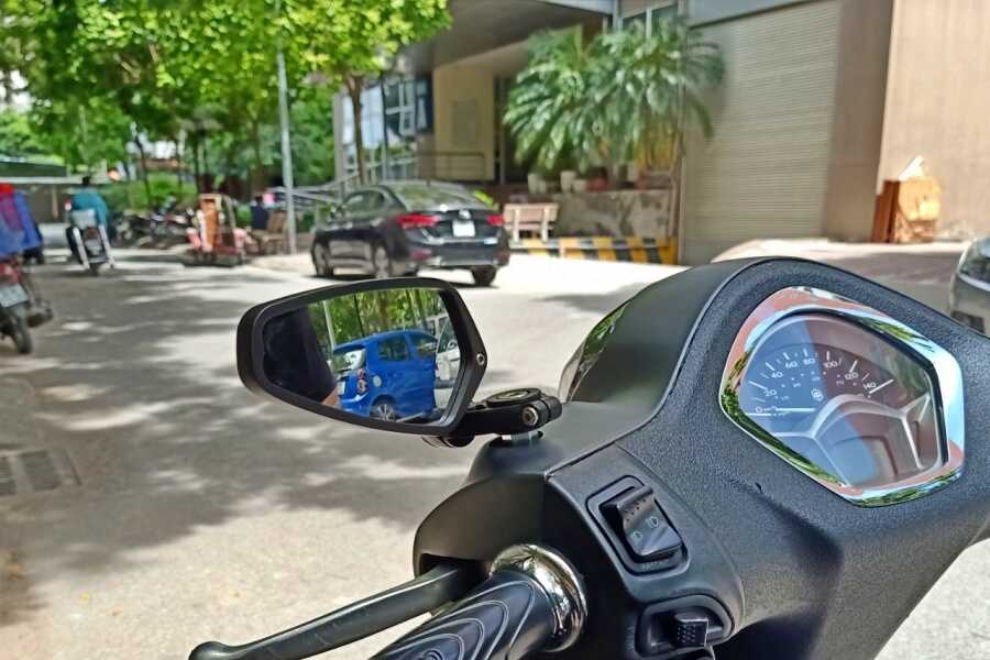 Gương chiếu hậu xe máy